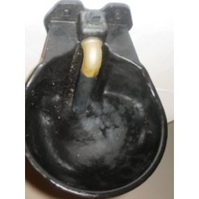 Csőszelepes önitató